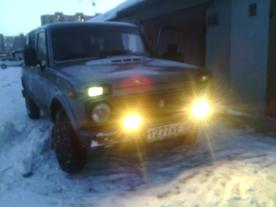 светят однако — Lada 4x4 5D