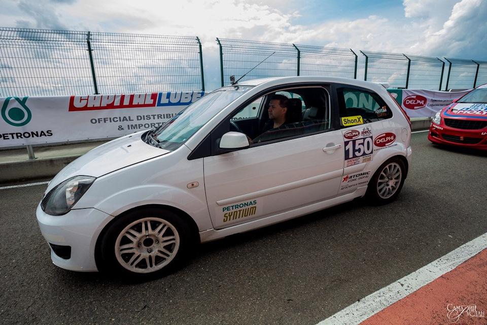 Фото в бортжурнале Ford Fiesta ST (Mk V)