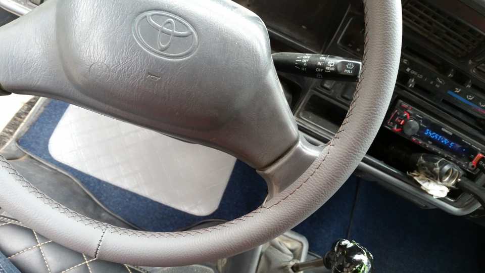 вот — Toyota HiAce (H100)