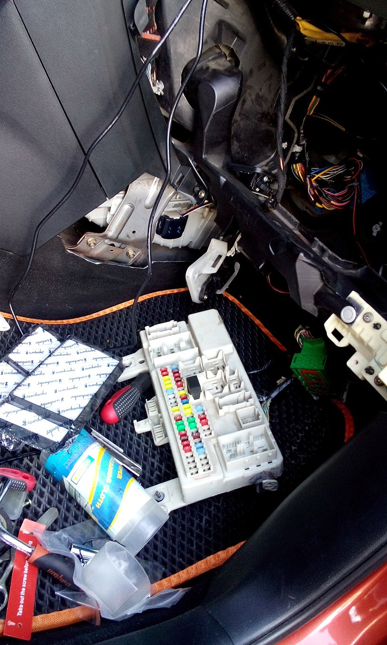 в разобранном виде — Mazda 3 (1G) BK