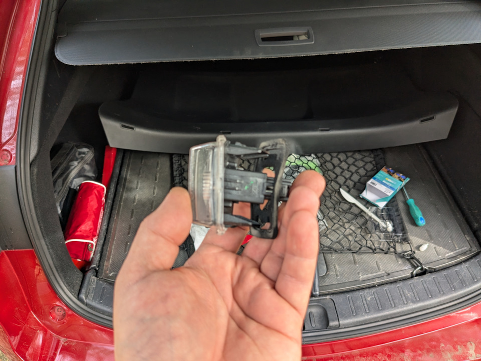 Плафончик. — Toyota Corolla Touring