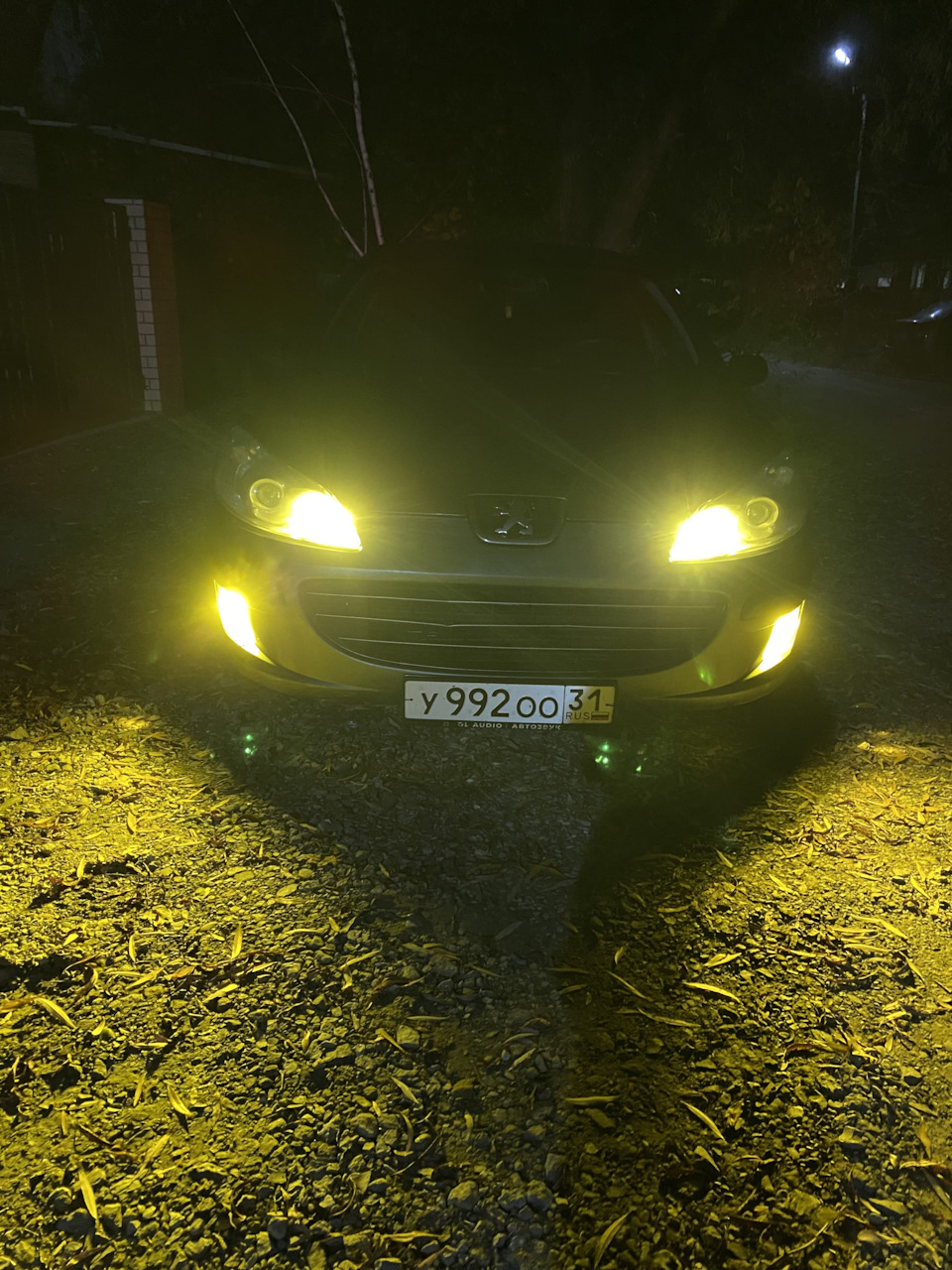 Свет габаритов и туманок ночью! — Peugeot 407