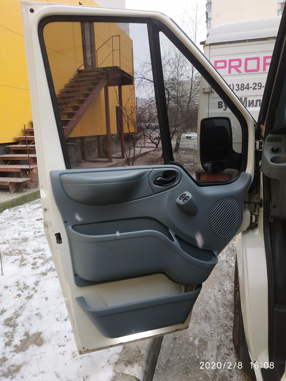 стало — Ford Transit (6G)