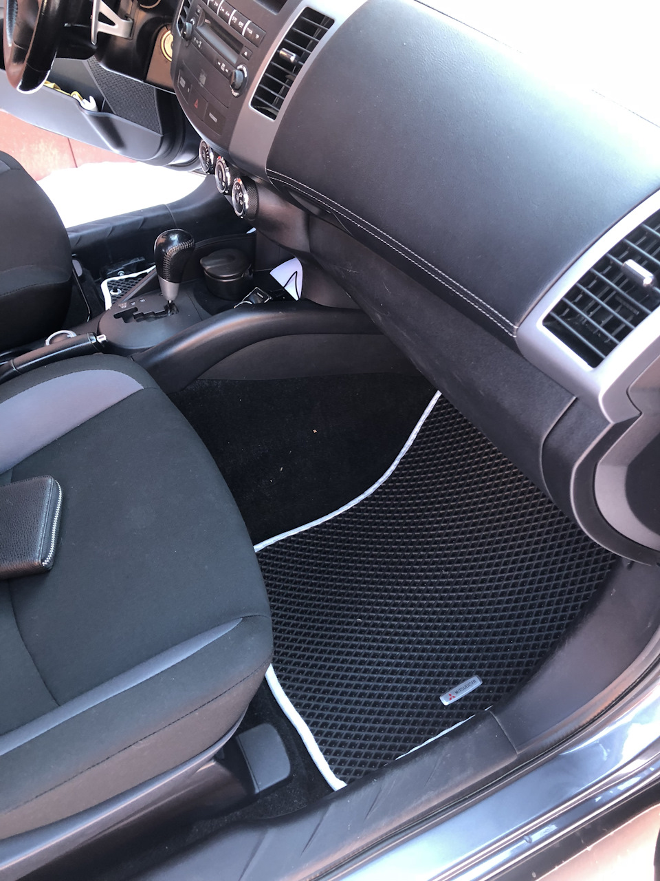Фото в бортжурнале Mitsubishi Outlander XL