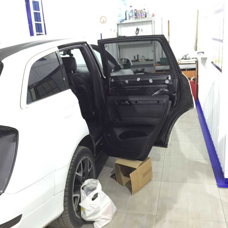 Фото в бортжурнале Audi Q7 (1G)