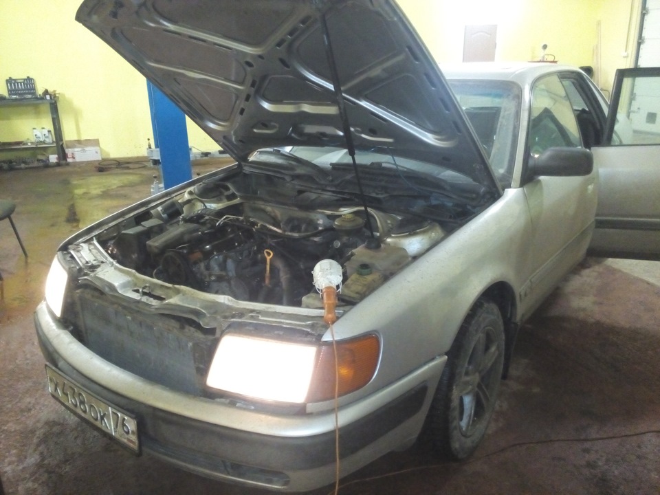 Биксенон? Неее, не слышал… — Audi 100 (C4)