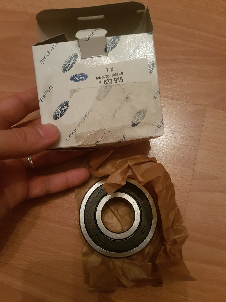 Фото в бортжурнале Ford C-Max I. Запчасти на фото: 8U3Z7025B, 1537916