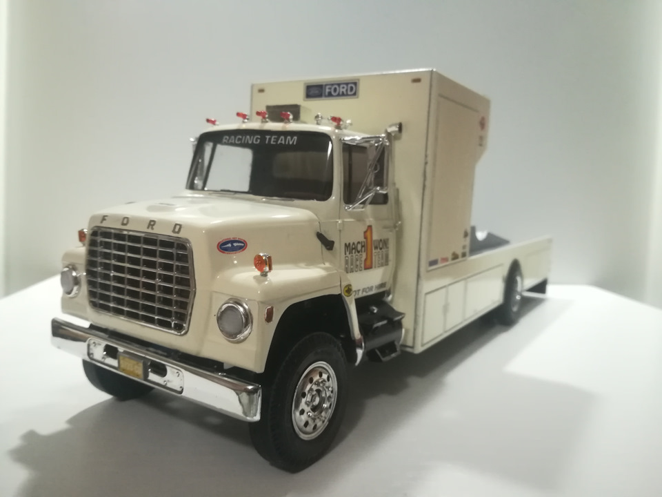 1970 Ford LN8000 