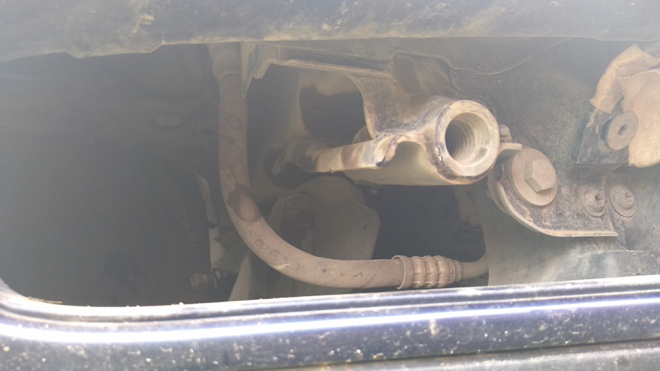 Мешает наплыв с резьбой. — Volkswagen Golf Mk4
