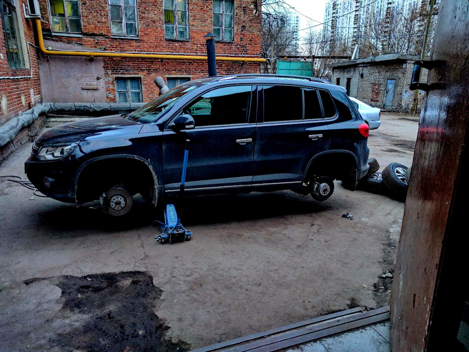 Фото в бортжурнале Volkswagen Tiguan (1G)