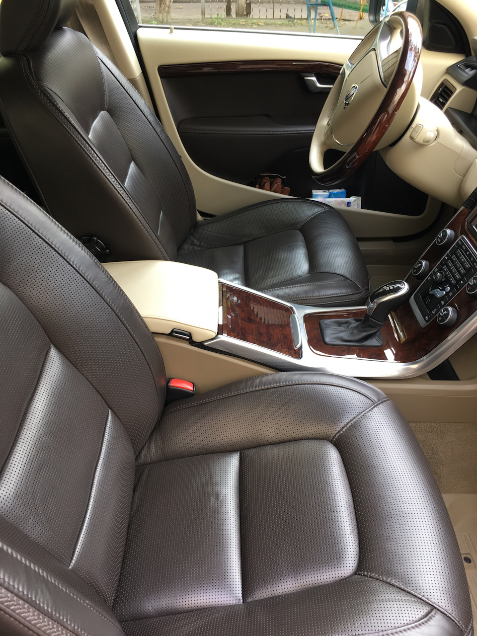 Фото в бортжурнале Volvo XC70 III