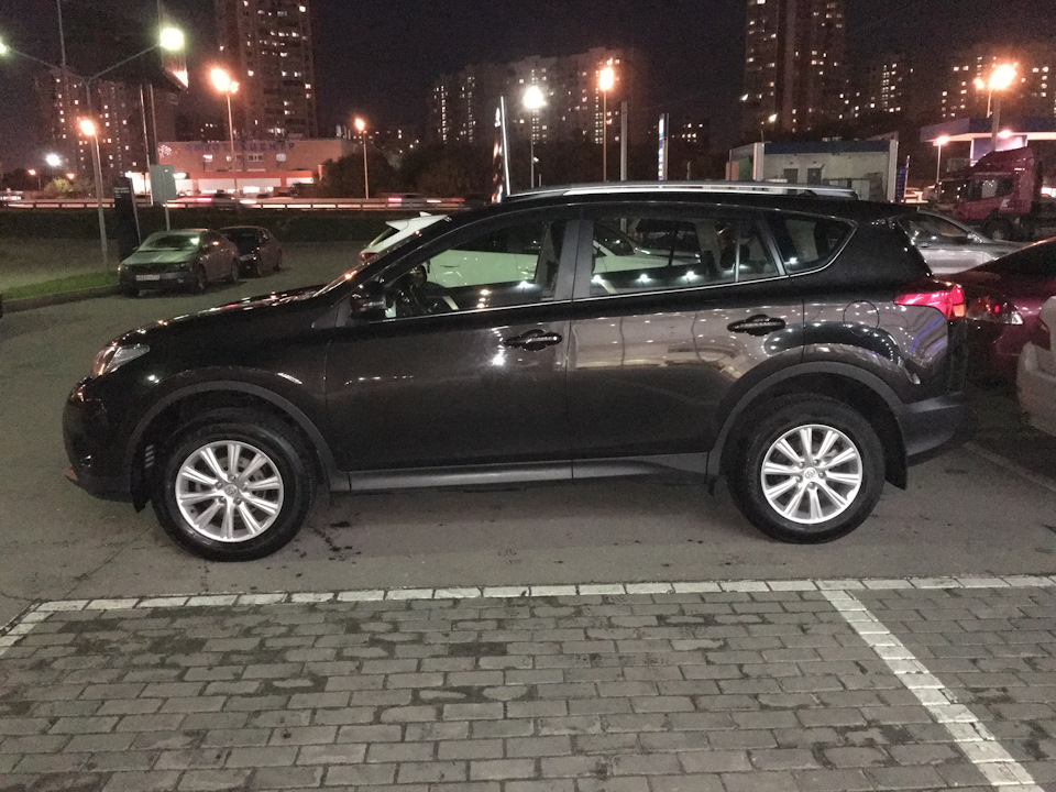 Красавец-скромняга.) — Toyota RAV4 (IV)