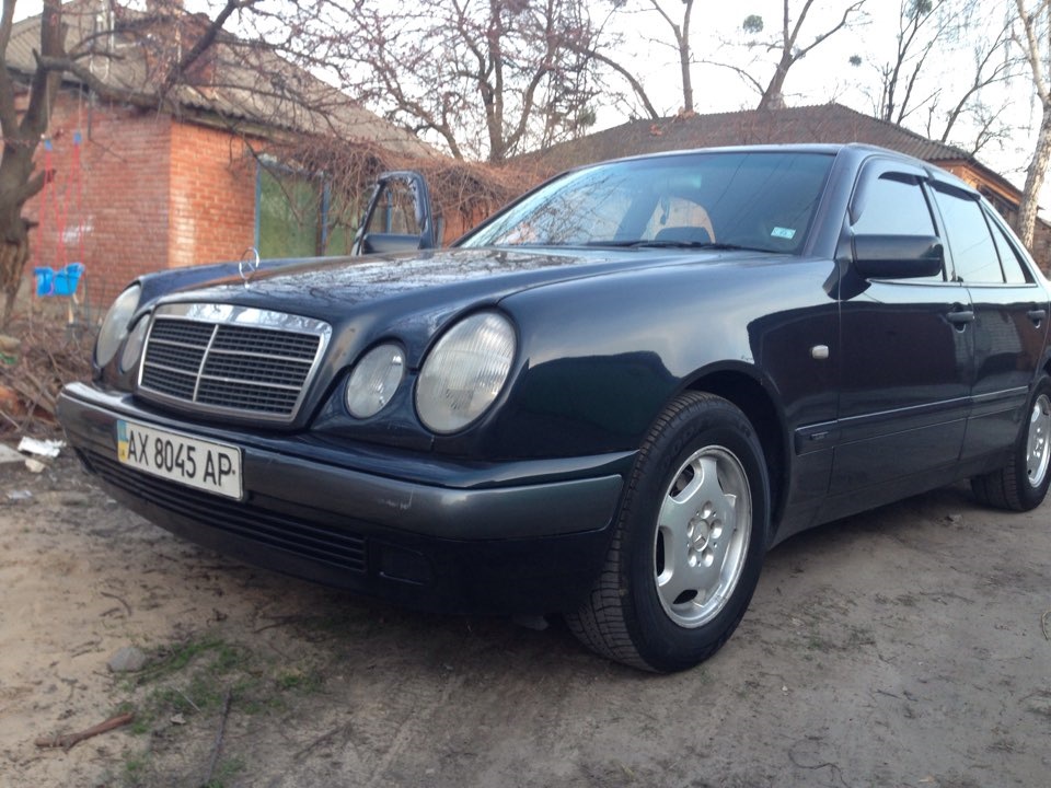 Фото в бортжурнале Mercedes-Benz E-Class (W124)