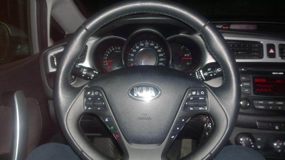 руль раз — KIA Ceed (2G)