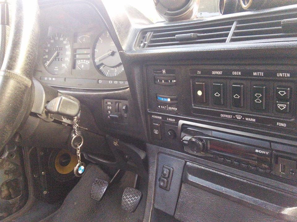 Фото в бортжурнале BMW 7 series (E23)