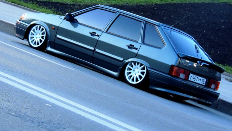 Lada 2114 on air