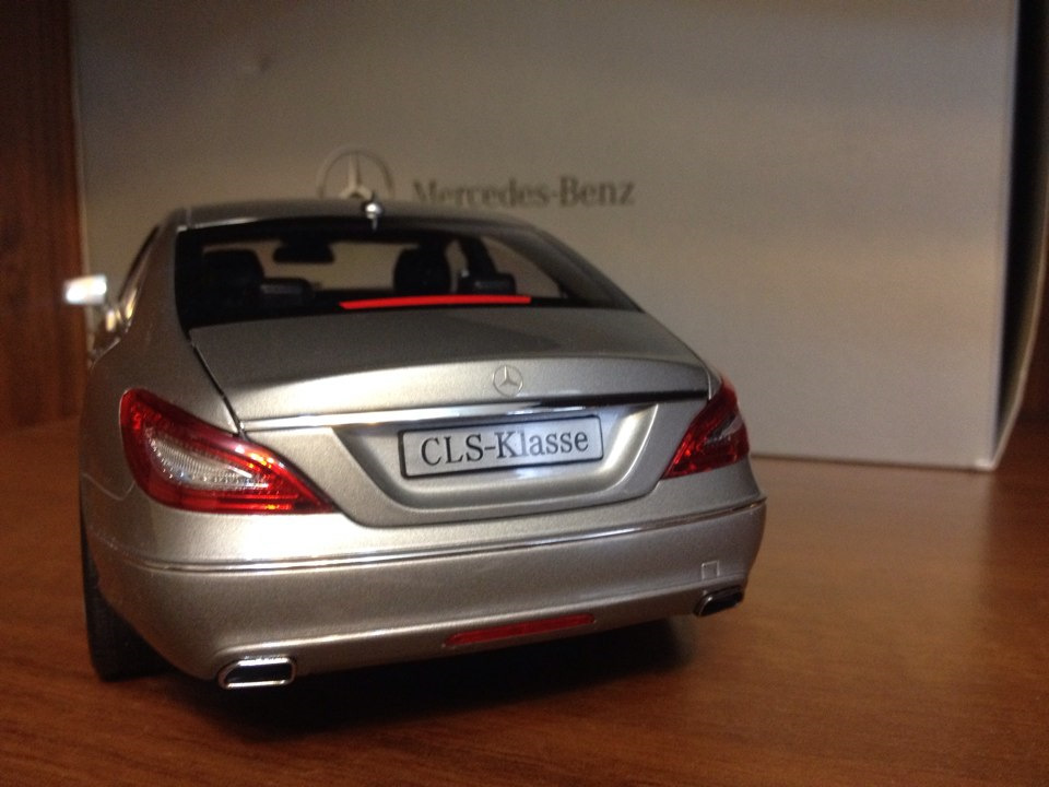 Mercedes-Benz Cls350 w218 1/18 от Norev (дилерская) из Германии