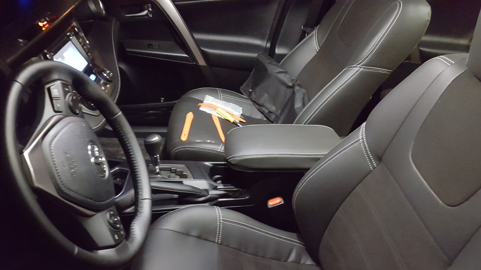 Фото в бортжурнале Toyota RAV4 (IV)