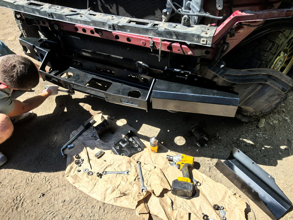 Фото в бортжурнале Toyota Tundra (II)