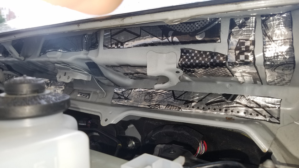 Фото в бортжурнале Toyota Prius Plug-in Hybrid (1G)