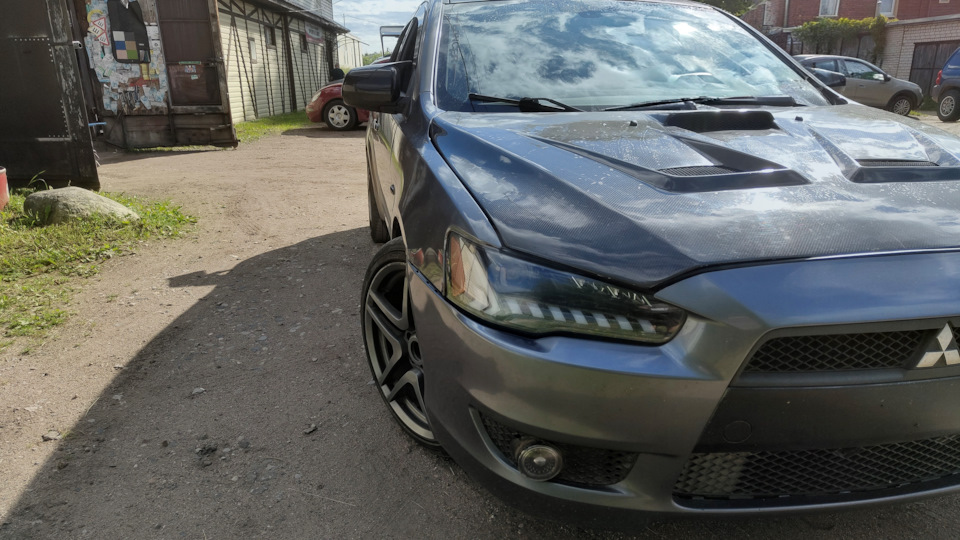 Mitsubishi Lancer ヤクザ