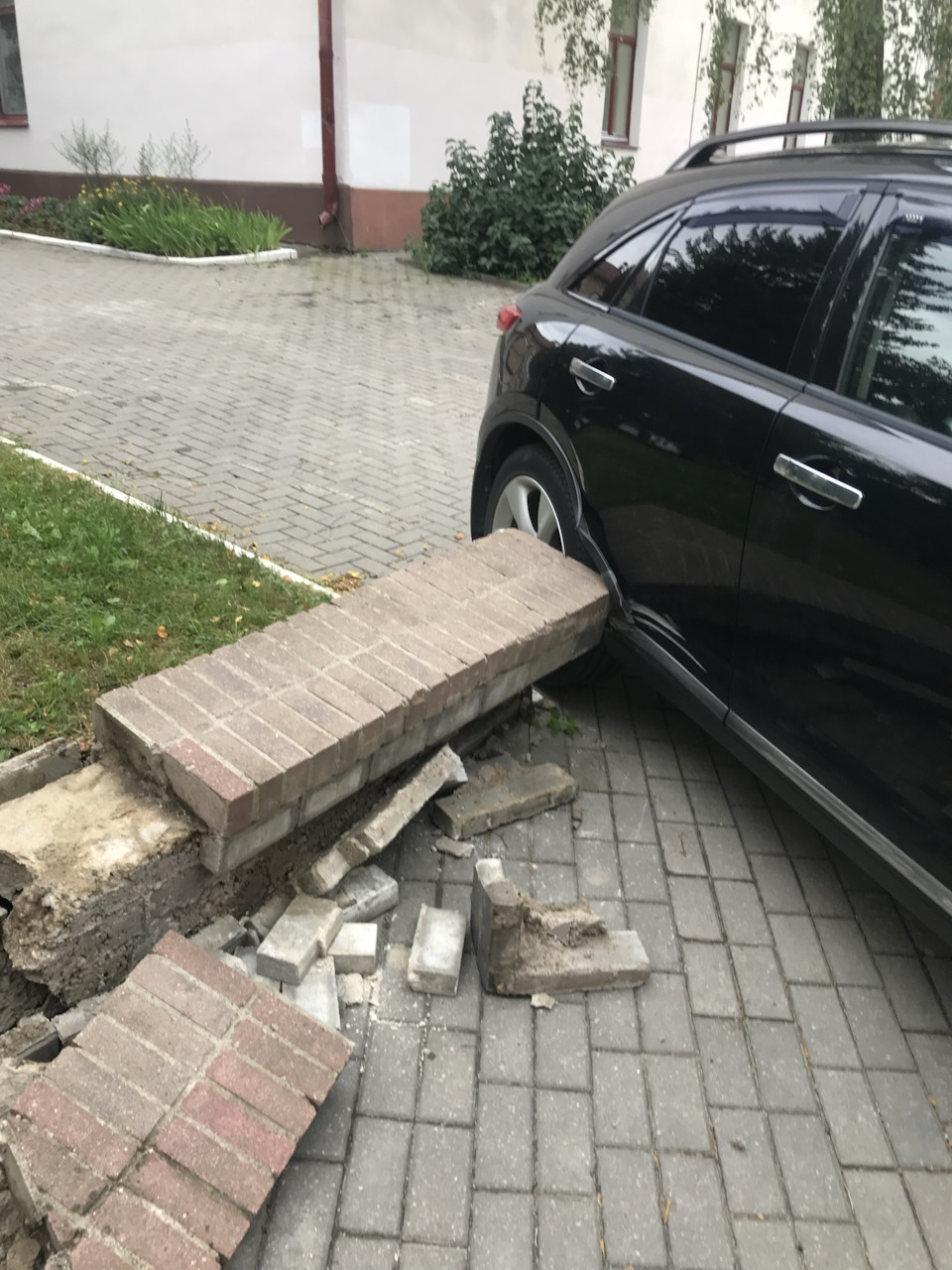 Фото в бортжурнале Infiniti FX (1G)