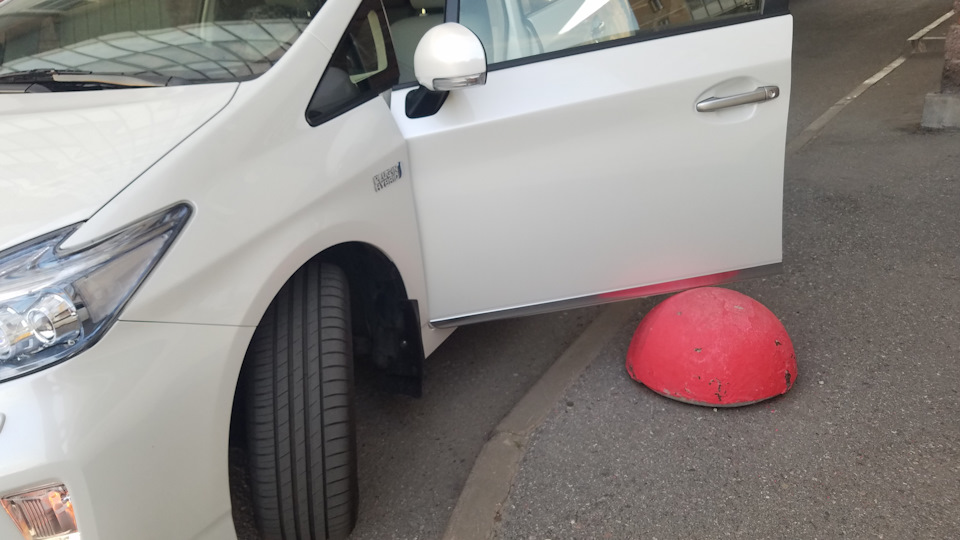 Фото в бортжурнале Toyota Prius Plug-in Hybrid (1G)