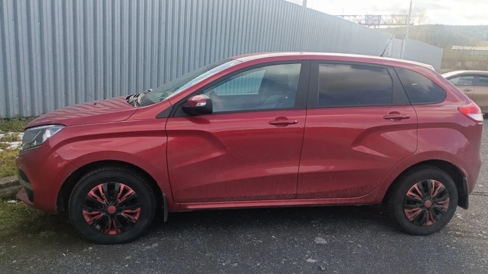 Lada XRAY 1,6 на джойстике