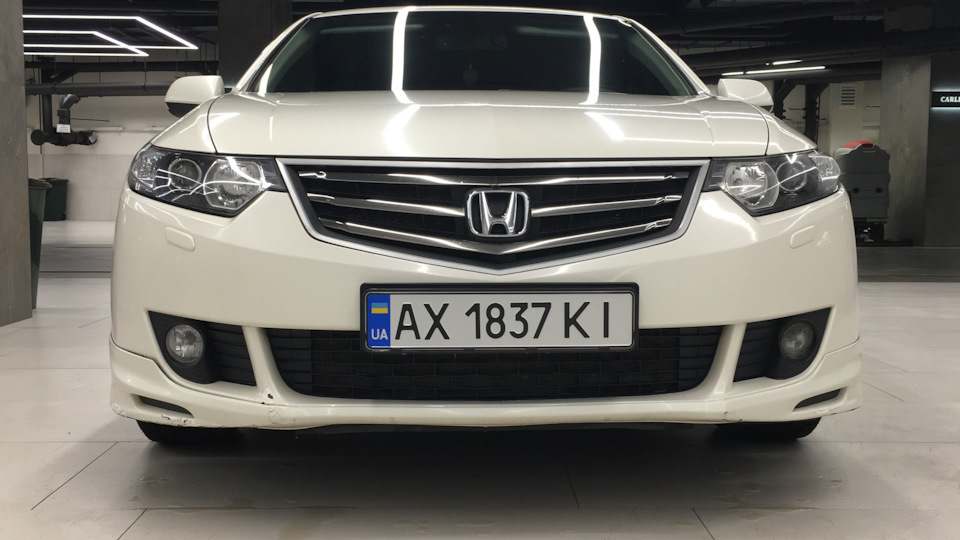 Honda Accord white & black