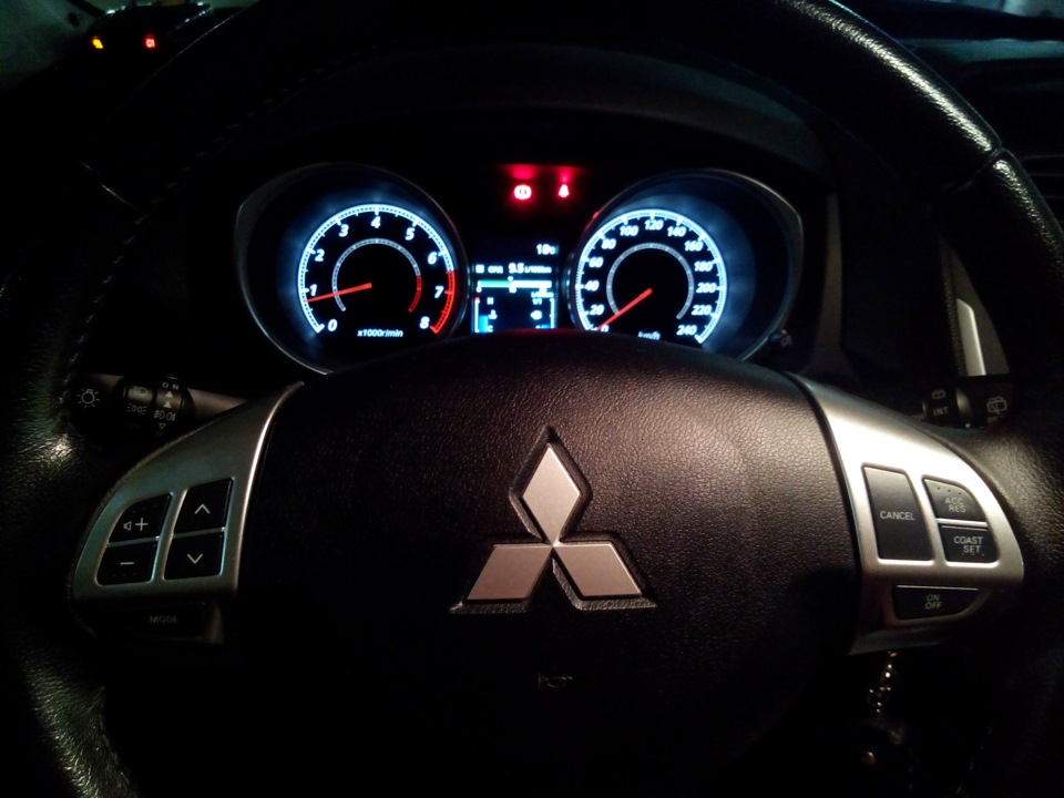 вычистил салон — Mitsubishi ASX