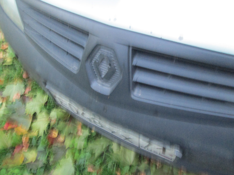 Значок — Renault Logan (1G)