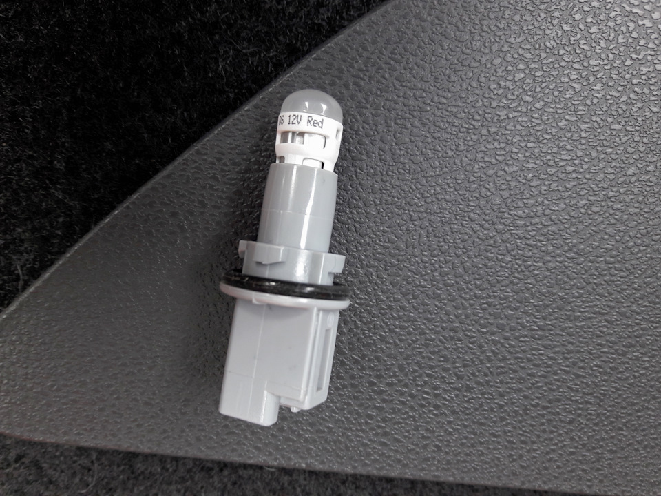 OSRAM Vision LED Артикул: 2880R02B (6 лет гарантии) — Lada Vesta SW (1G). Запчасти на фото: 2880R02B
