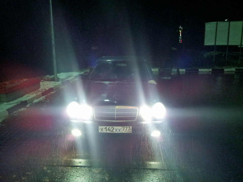 Фото в бортжурнале Mercedes-Benz E-Class (W210)