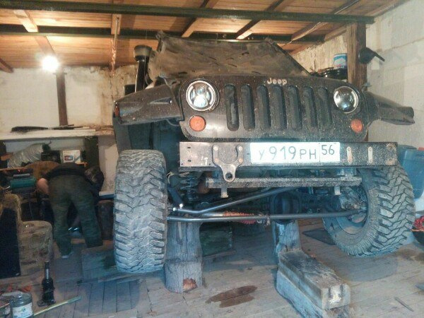 снимать машину с пеньков был еще тот экстрим )))) — Jeep Wrangler (JK)