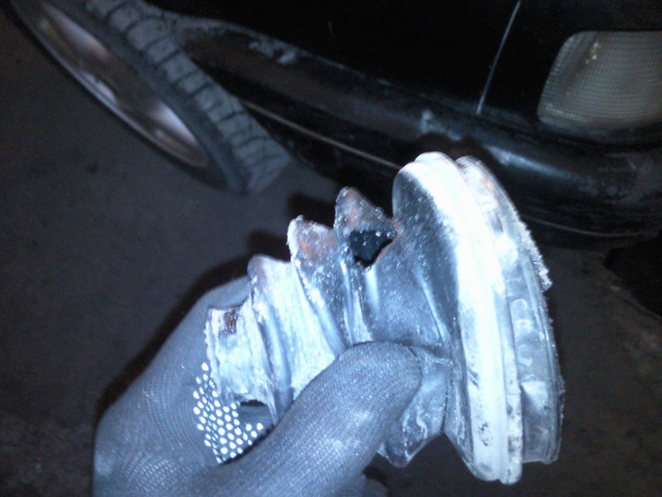разорваный пыльник — Volkswagen Passat Variant (B3)