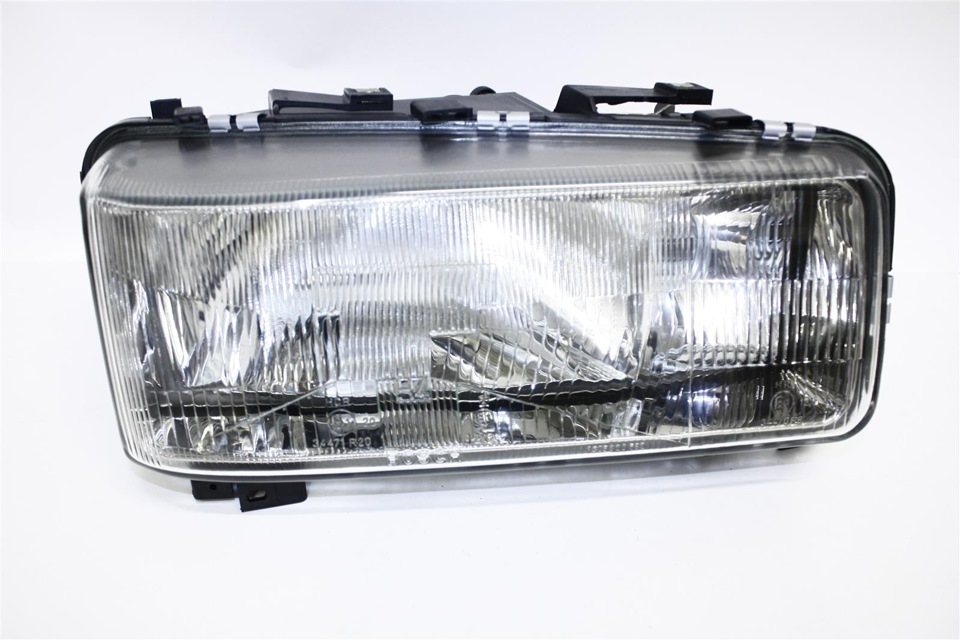 Фото в бортжурнале Audi 200 (C3)