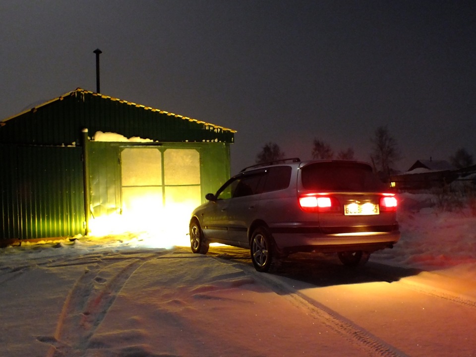 Фото при луне_1 — Toyota Caldina (190)