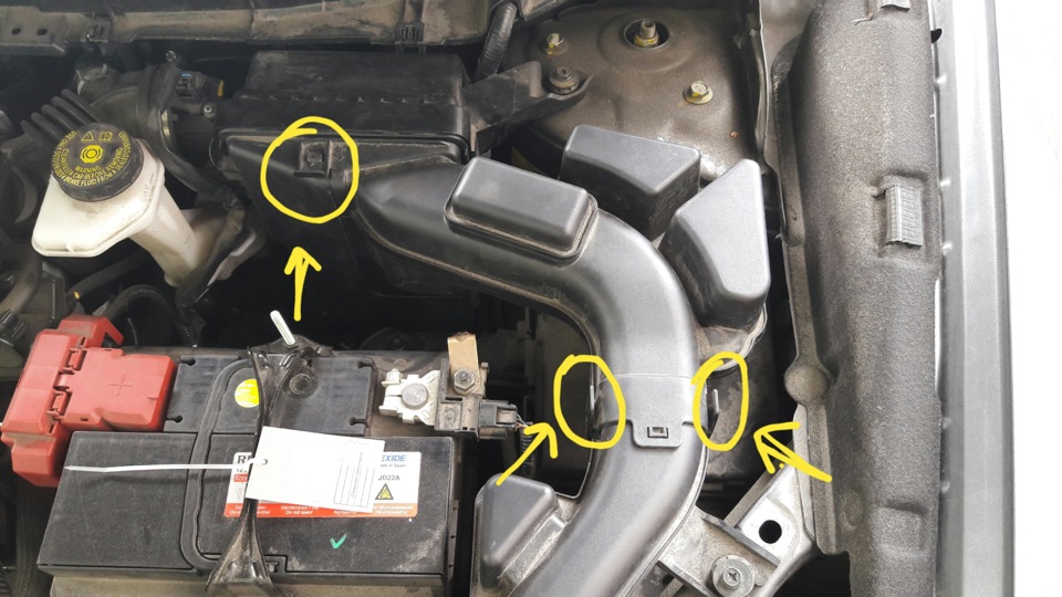 Отщелкиваем вот эти элементы, снимаем эту перегородку — Nissan X-Trail III (t32)