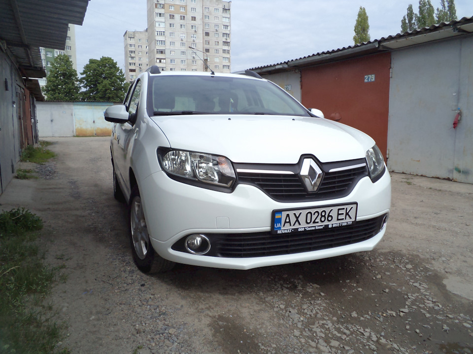 Из дали не видно. — Renault Logan MCV
