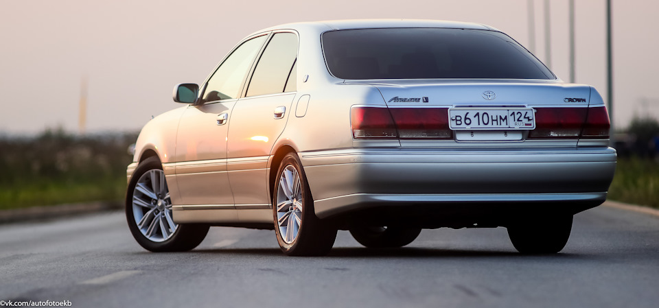 Фото в бортжурнале Toyota Crown (S170)