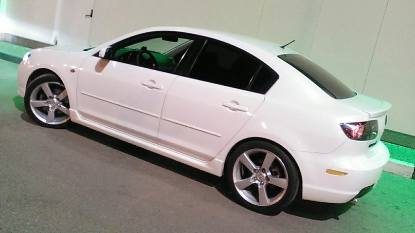 Mazda 3 crystal white 2.0