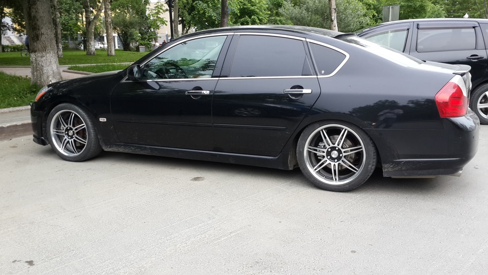 это уже немного поездил — Infiniti M (2G)