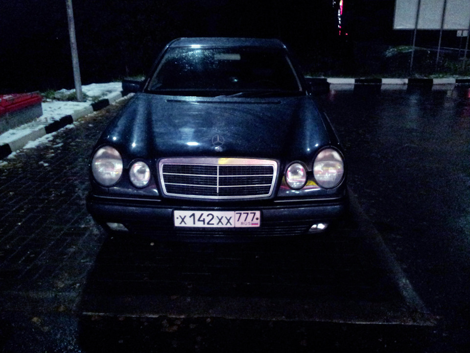 Фото в бортжурнале Mercedes-Benz E-Class (W210)