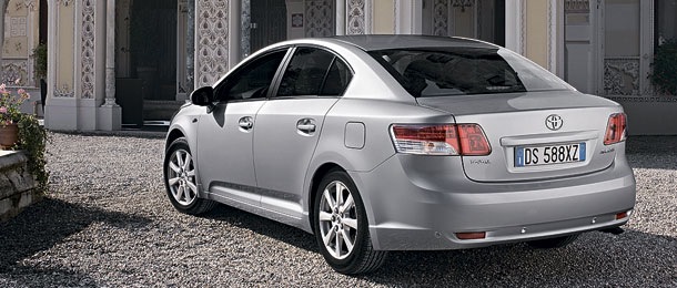 Toyota Avensis — Citroen C5 (2G)