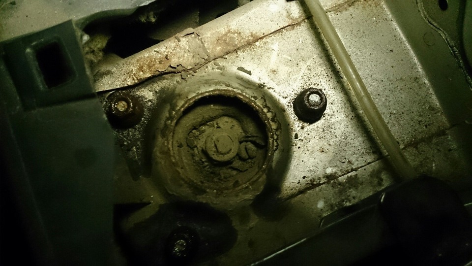 Фото в бортжурнале Toyota Avensis I