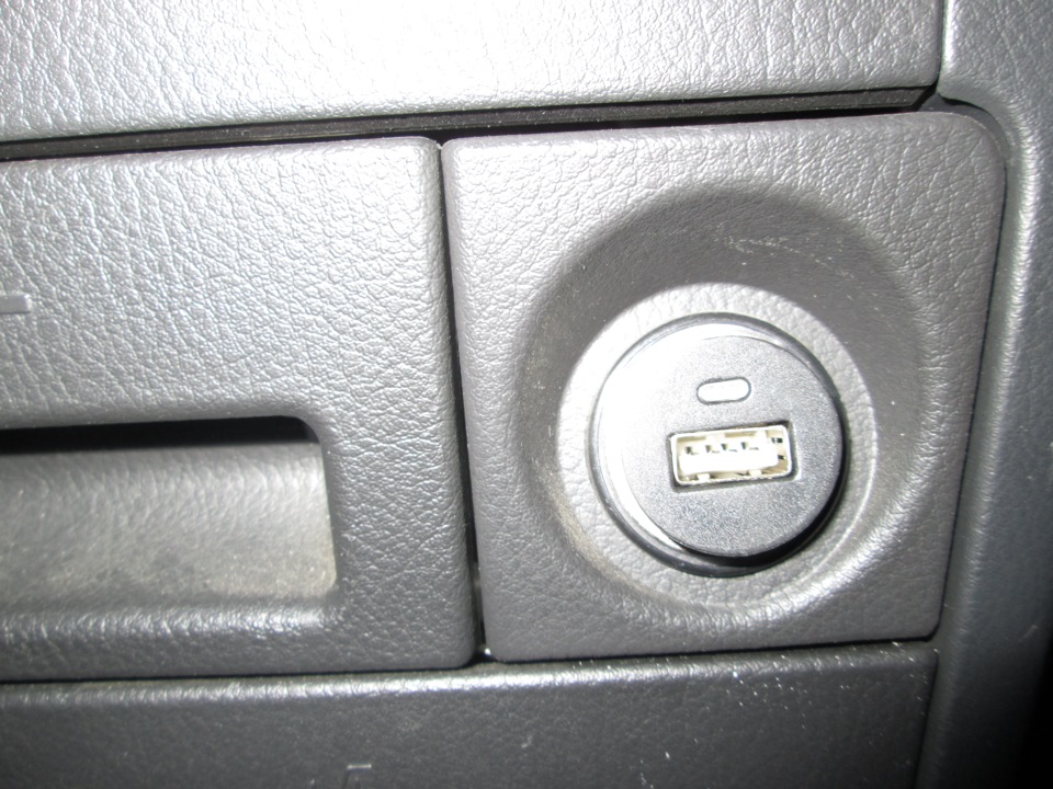 он же в гнезде прикуривателя — Chevrolet Aveo 5-door (1G)