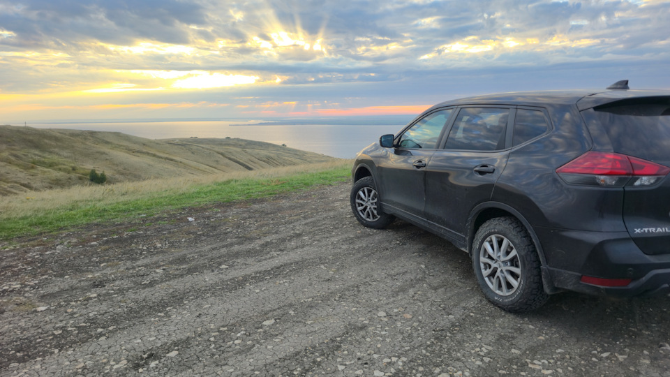 Перекур на Волге — Nissan X-Trail III (t32)