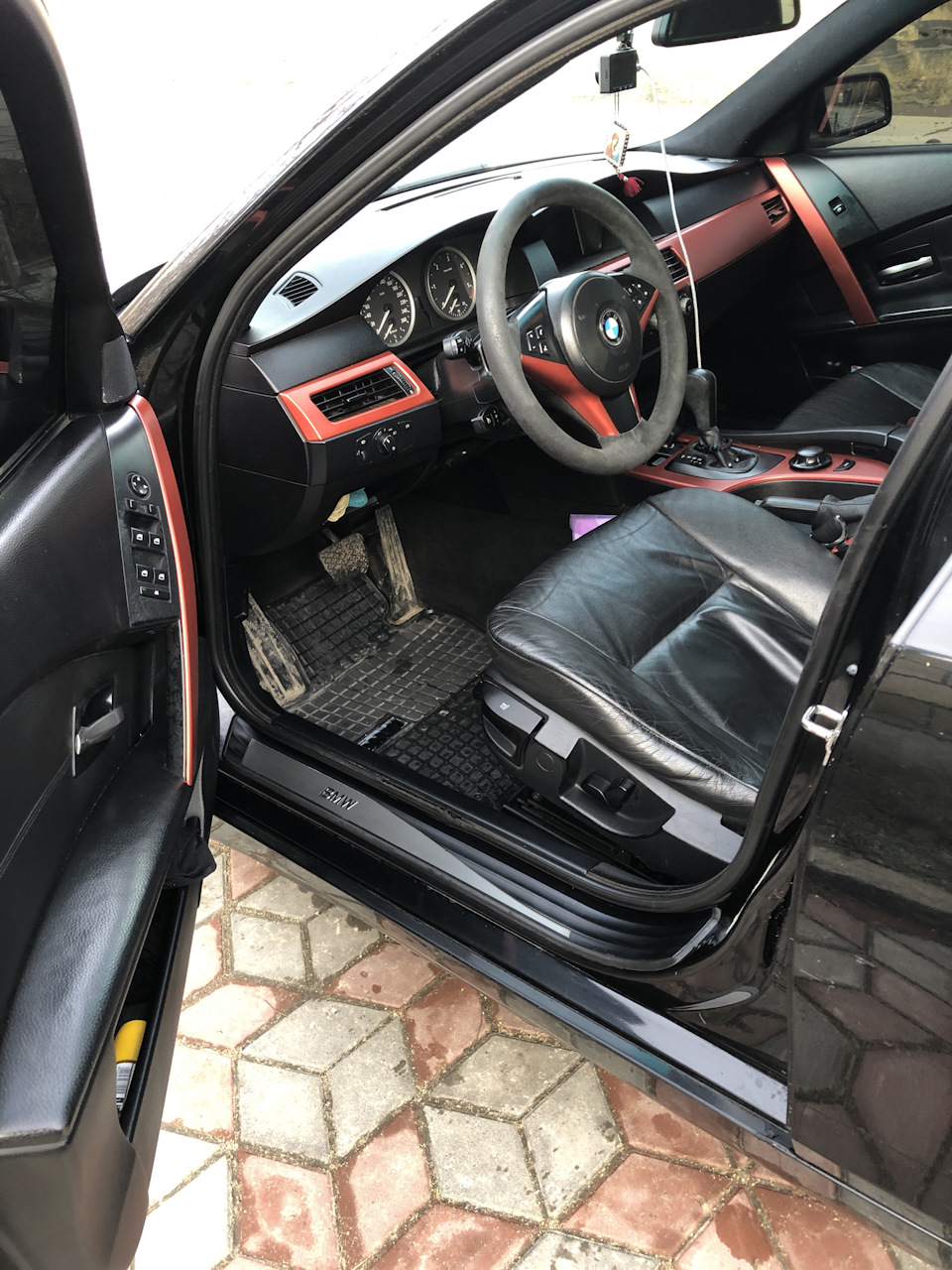 Фото в бортжурнале BMW 5 series (E60)