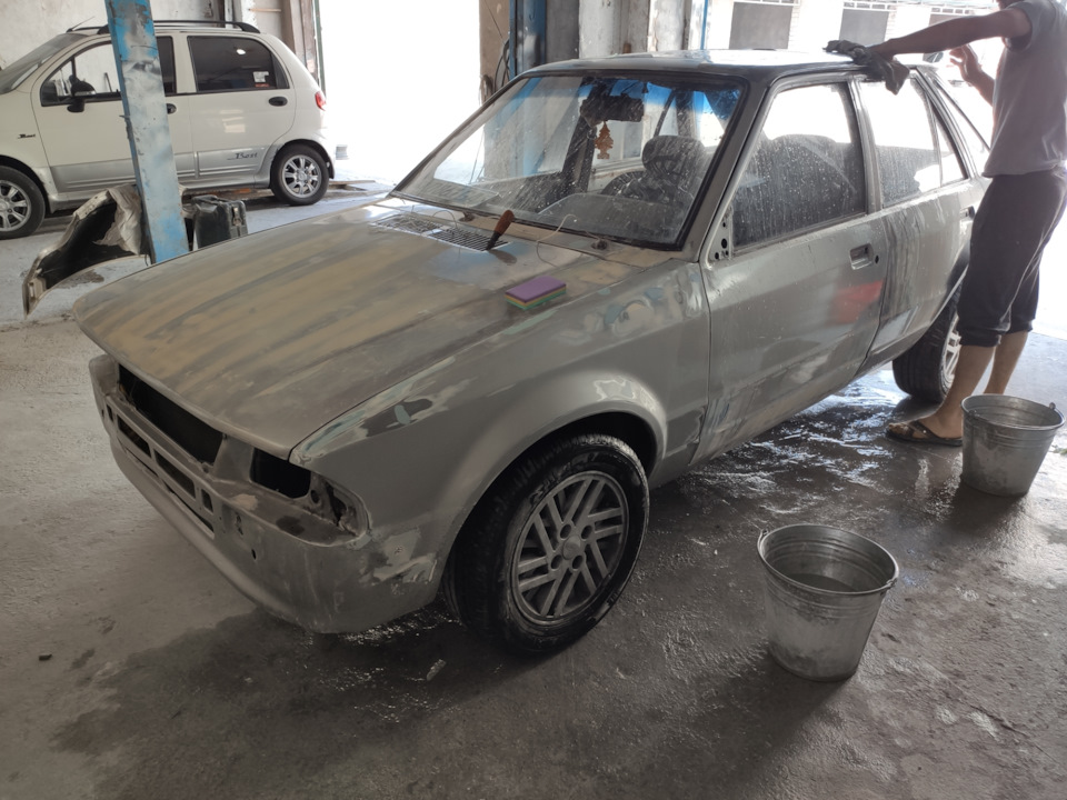 Финишная замазка после стекловолоконной — Ford Escort Mk3