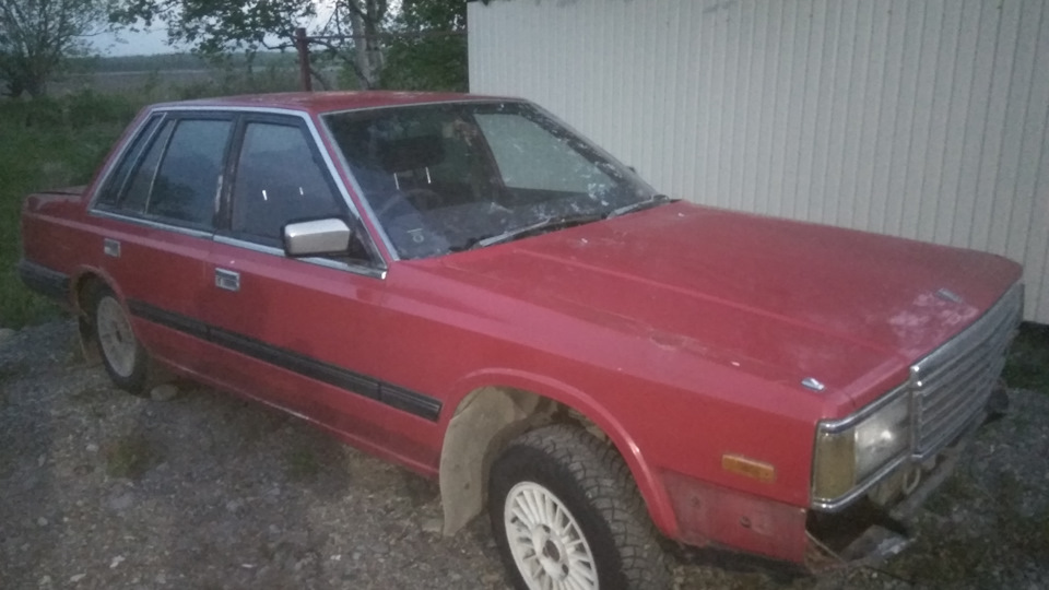 Nissan Laurel Безмоторный чухан